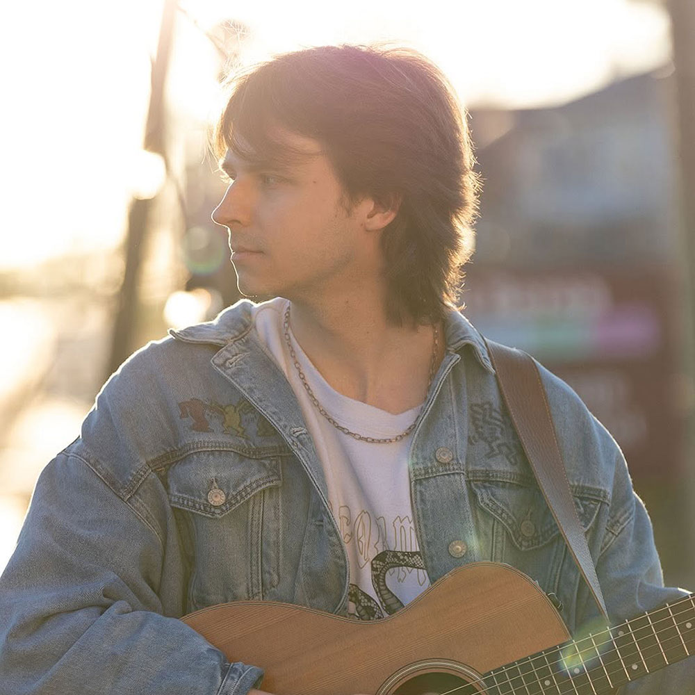 Live Music: Wesley Saylor